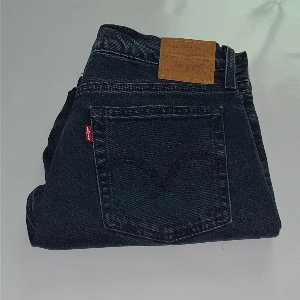 Levi’s Premium High Rise Wedgie Size 29